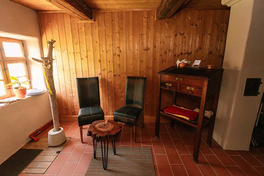 sybille_brauner-gsundheit_im_stolzhof-sitzbereich-praxis-01